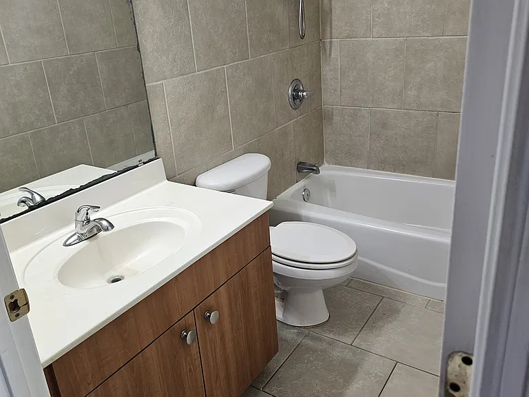 470 Pomont Ave — Photo 5