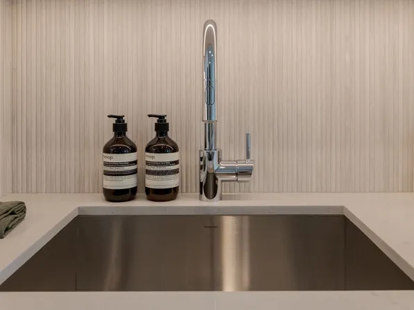 201 25th Street image 7 of 19