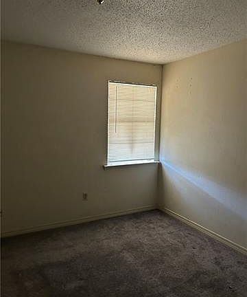 4th image of 913 Vouray Dr #A