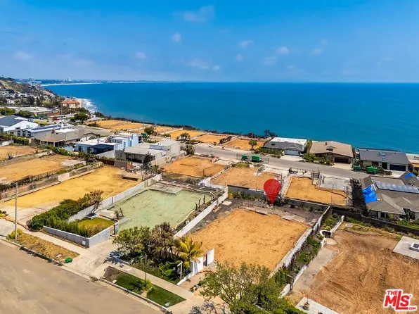 18208 Kingsport Dr, Malibu, CA 90265