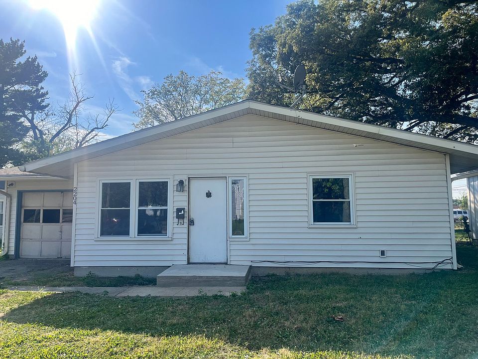 1st image of 2204 Summerfield Dr