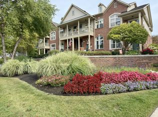 435 Village Dr #186, Walled Lake, MI 48390