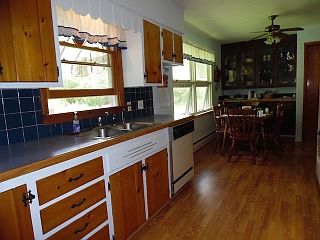 5th image of 2927 Bentley Ave