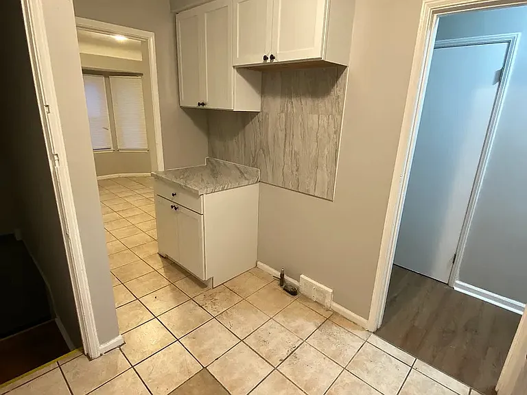 19367 Plainview Ave — Photo 9