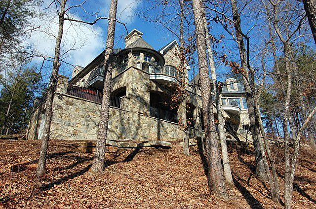 2nd image of 802 Mirror Lake Ct