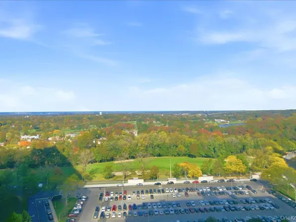 270-10 Grand Central Parkway image 1 of 15