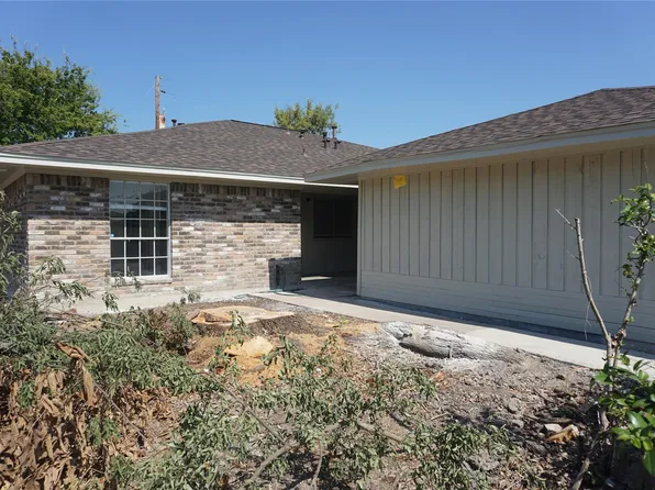 1913 Normal Park Dr #A, Huntsville, TX 77340