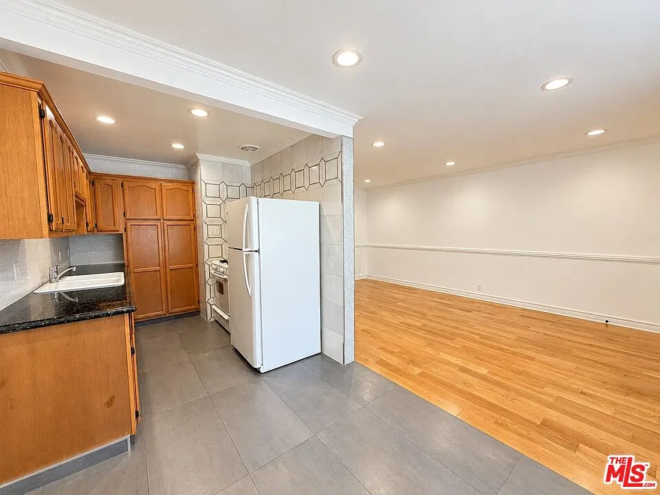 1 bed, 1.0 bath, 650 sqft, $2,295 — Photo 3