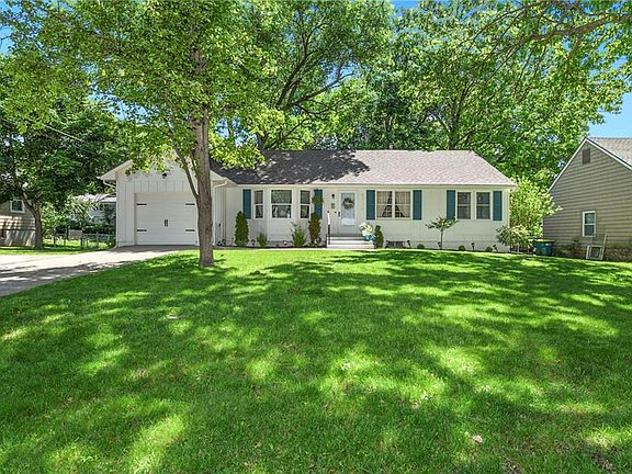 4th image of 8735 Foster Ln