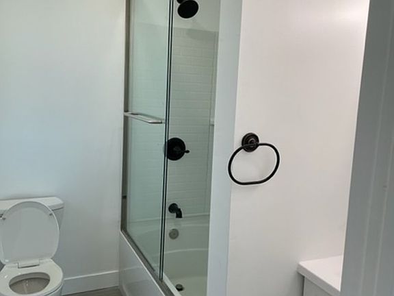 2nd image of 20811 Tiara St