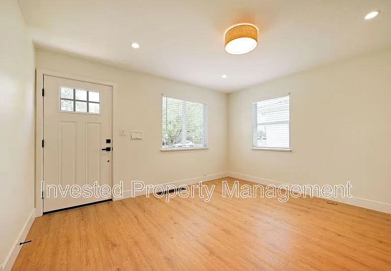 3641 N Josephine St — Photo 3