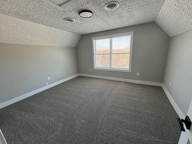 475 Boyd Ln — Photo 3