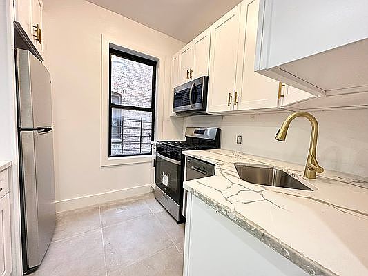 3rd image of 205 W 147th St APT 11