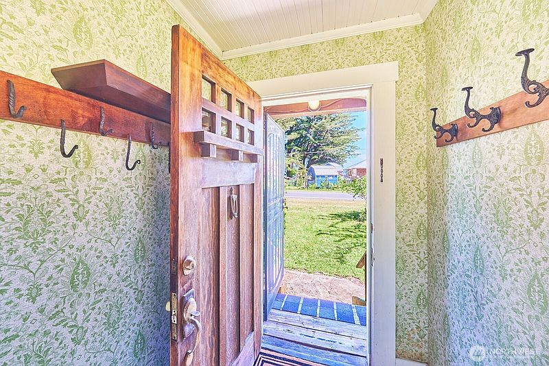 3rd image of 26405 Sandridge Road