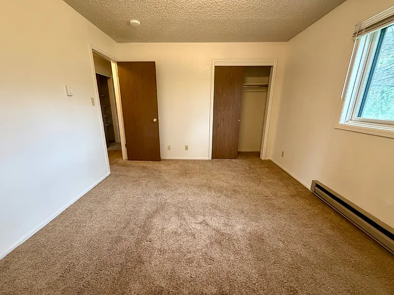 2 bed, 1.0 bath, 969 sqft, $1,350 — Photo 12