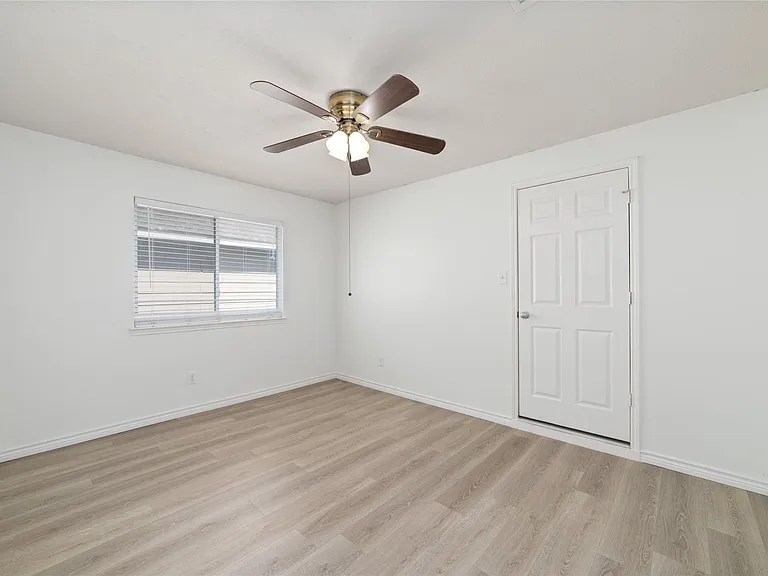 8914 Parlin Ridge Dr — Photo 24