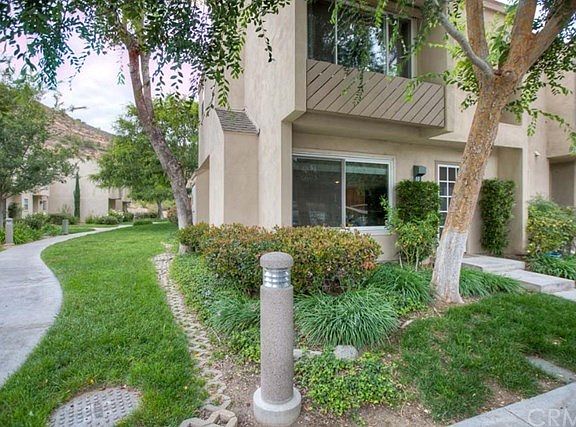 4th image of 307 N Singingwood St Unit 10