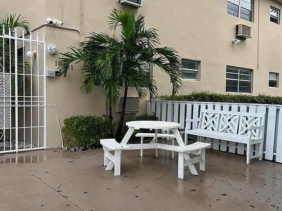2nd image of 16911 NE 21st Ave APT 1