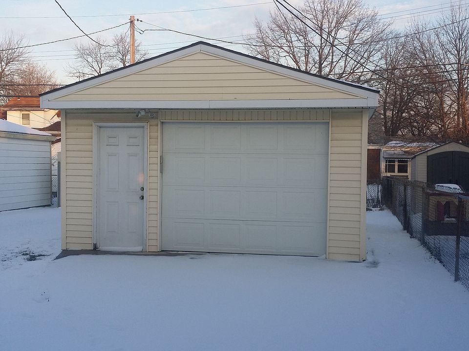 2nd image of 6763 Buckingham Ave