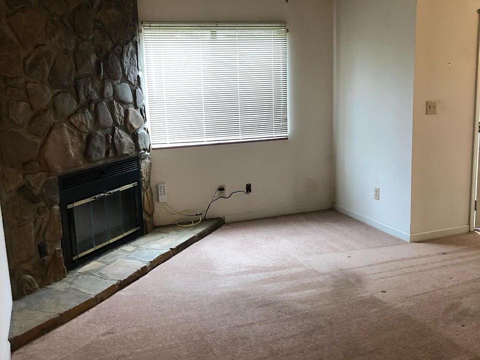 2nd image of 7544 NW Chatham Cir
