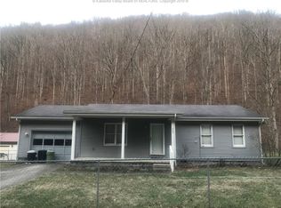 209 Muncy Dr, Delbarton, WV 25670