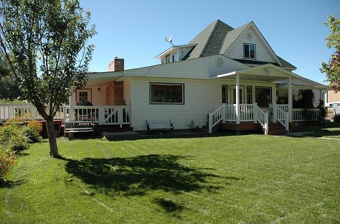 5 bedroom and 3 baths