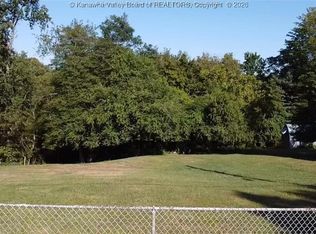 2199 Oakridge Dr, Charleston, WV 25311