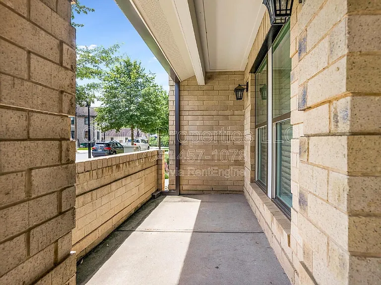 1575 Duckworth Ave — Photo 3