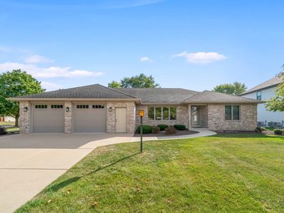 650 Meadow Ln, Hinckley, IL, 60520