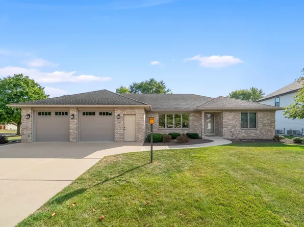650 Meadow Ln, Hinckley, IL 60520