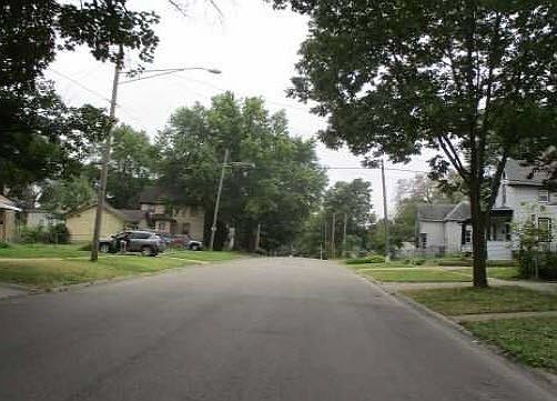 2nd image of 625 Oakley Ave
