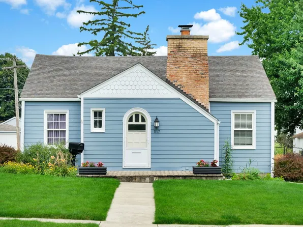 517 E Grand Lake Blvd, West Chicago, IL 60185