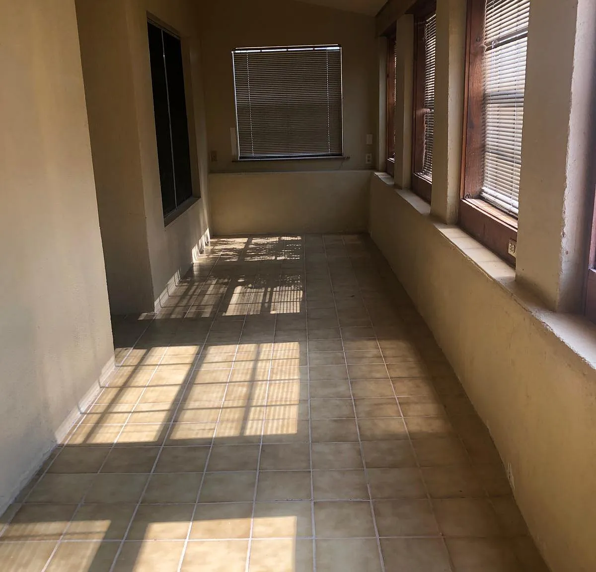 3 bed, $950 — Photo 2