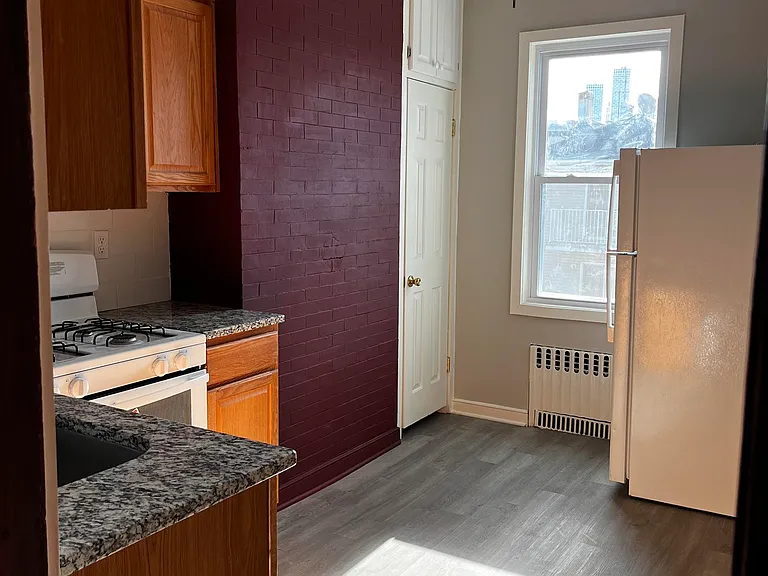 135 Sherman Pl #2 — Photo 15