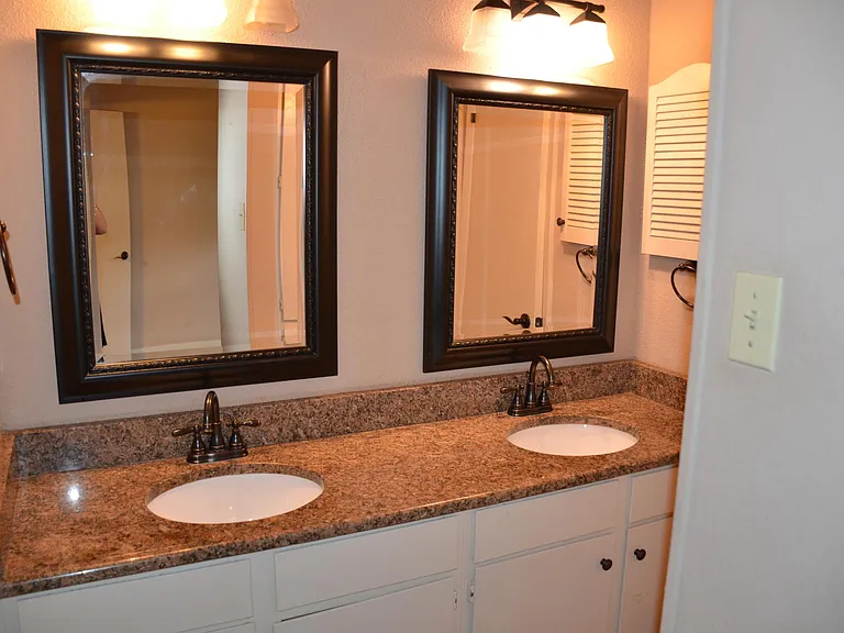 Double sink in primary bedroom