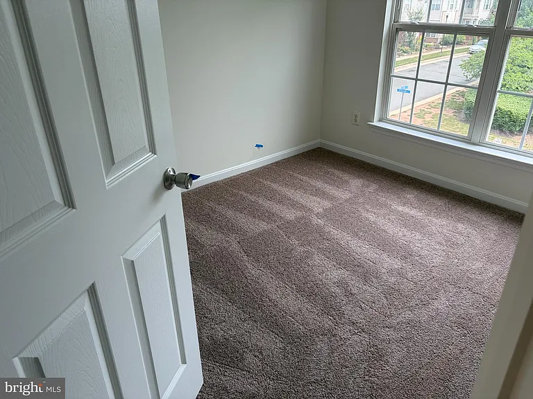 44221 Suscon Sq — Photo 18