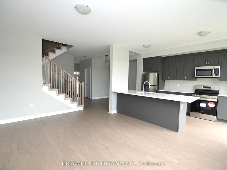 326 Gisborne Pl — Photo 10