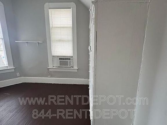 3rd image of 1419 SE 2nd St