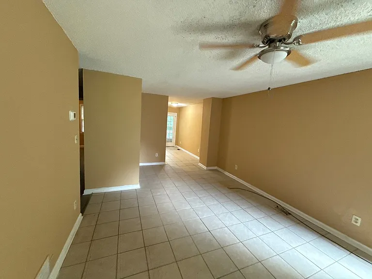 111 Fairhaven Ct — Photo 5