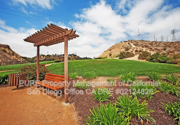2625 Bellezza Dr — Photo 28