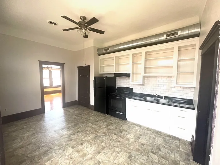 722 Francis St #302 — Photo 9