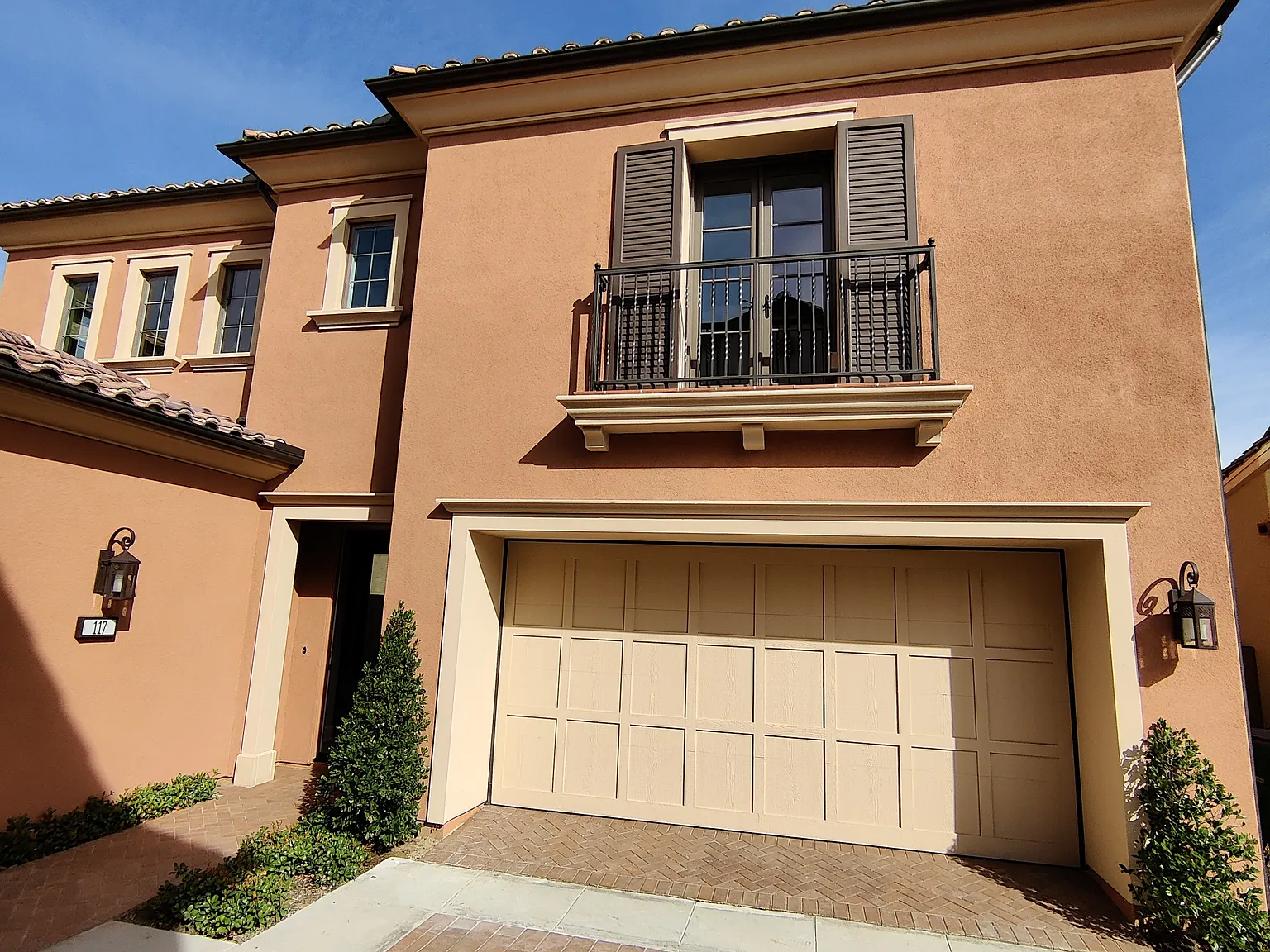 4 bed, 2382 sqft, $6,200 — Photo 1