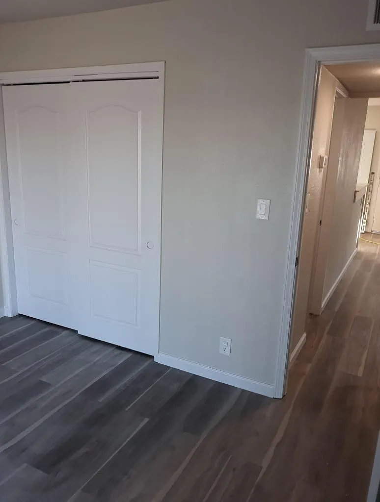 411 W Century Blvd — Photo 4
