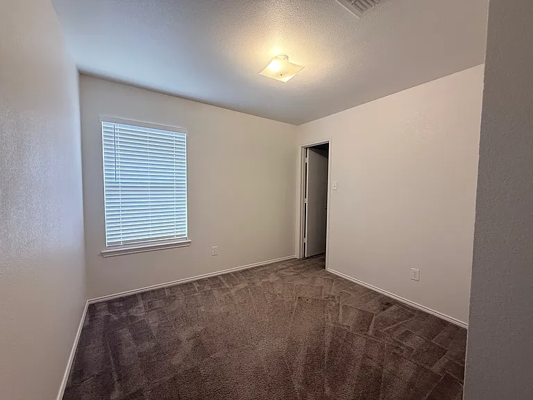 5440 Avery Ln — Photo 11