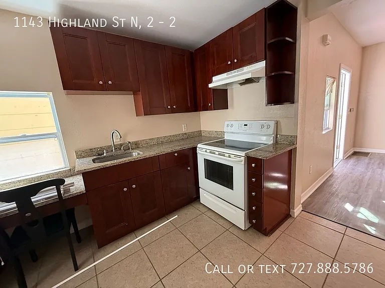 1143 Highland St N #2 — Photo 4
