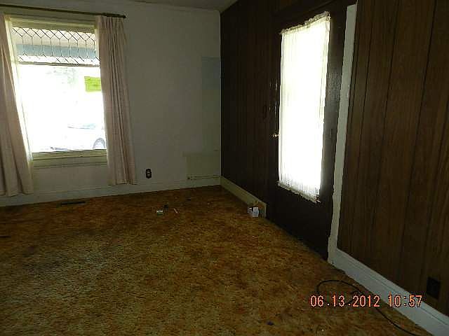 2nd image of 212 W Poplar St