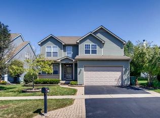 18208 W Banbury Dr, Gurnee, IL 60031