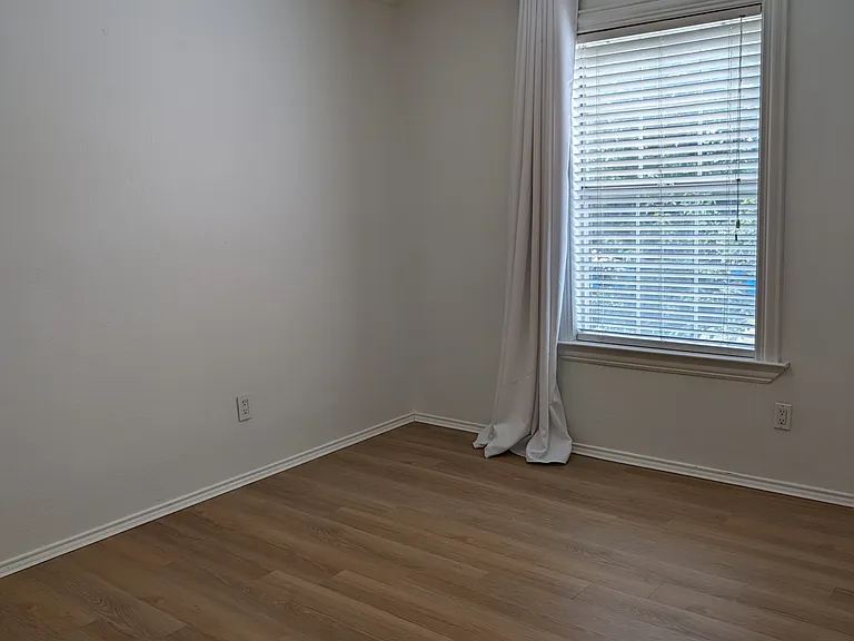 5232 Goodman Dr — Photo 26