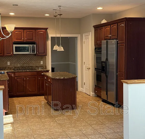 164 South St — Photo 2
