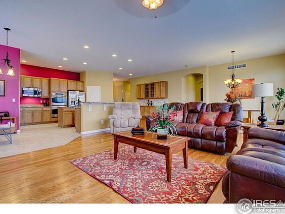 10ft ceilings open concept layout